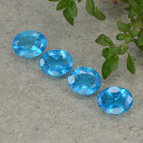 1.24ctw Natural Azul Apatita, oval, VS