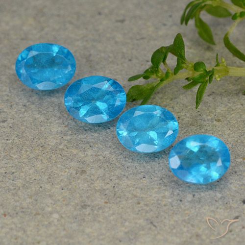 1.40ctw Natural Azul elétrico Apatita, oval, VS