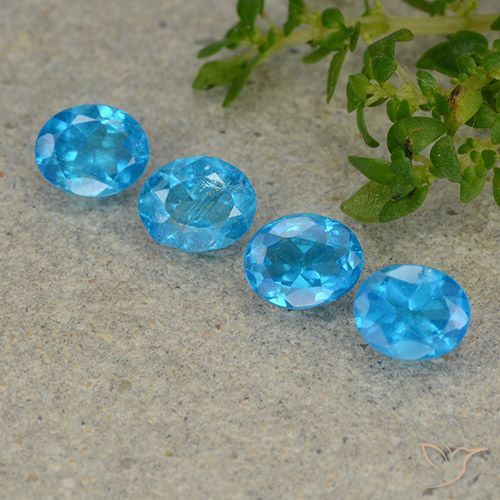 1.11ctw Natural Azul Apatita, oval, VS