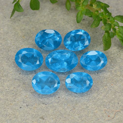 2.90ctw Natural Azul Apatita, oval, VS