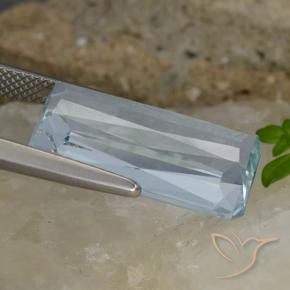Água-marinha Azul claro Natural 10.63ct, Corte Octógono / Esmeralda, VVS