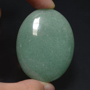 Aventurina verde natural 95,09ct, corte oval, opaco