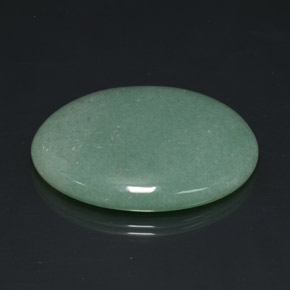 Aventurina verde natural 95,09ct, corte oval, opaco