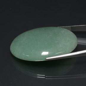 Aventurina verde natural 95,09ct, corte oval, opaco