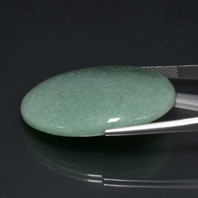 Aventurina verde natural 66,33ct, corte oval, opaco
