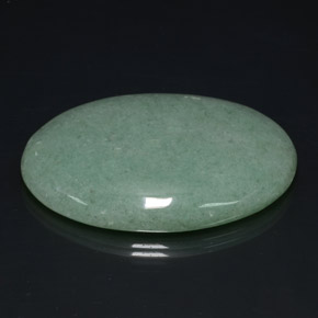 Aventurina verde natural 106,85ct, corte oval, opaco