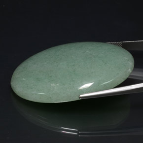 Aventurina verde natural 106,85ct, corte oval, opaco