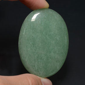 Aventurina verde natural 90,47ct, corte oval, opaco