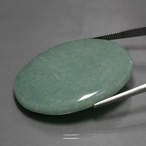 Aventurina Verde Natural 61.96ct, Corte Oval, Opaco