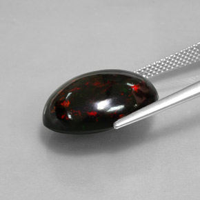 Opala negra multicolorido natural 8,82ct, corte oval, opaco