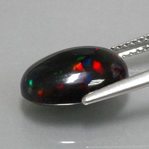 Opala negra multicolorido natural 2,83ct, corte oval, opaco