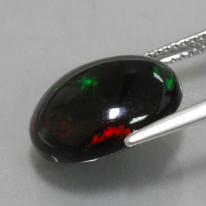 Opala negra multicolorido natural 4,50ct, corte oval, opaco