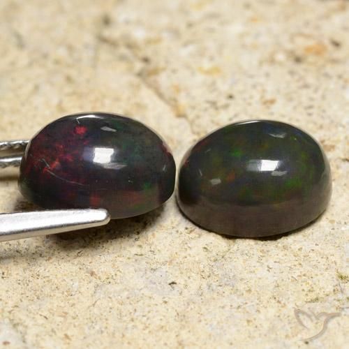 Pedras preciosas de Opala negra Multicolorido natural de 3.64 ct, oval, Translúcido