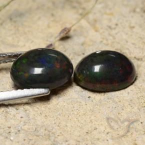 Pedras preciosas de Opala negra Multicolorido natural de 2.35 ct, oval, Translúcido