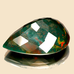 Pedra de sangue verde natural 17,50ct, formato de pêra, opaco