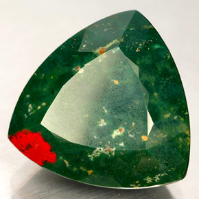 Pedra de sangue verde natural 12,83ct, trillion, opaco