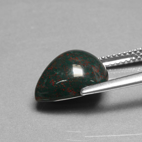 Pedra de sangue verde natural 4,53ct, formato de pêra, opaco