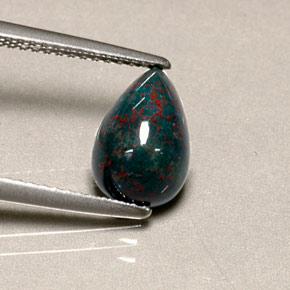 Pedra de sangue verde natural 1,90ct, formato de pêra, opaco