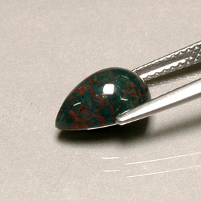 Pedra de sangue verde natural 1,90ct, formato de pêra, opaco