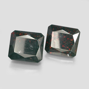 Pedras preciosas de pedra de sangue verde natural de  ct, corte esmeralda, opaco