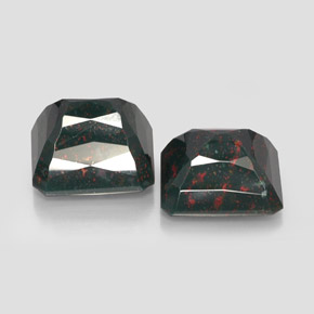 Pedras preciosas de pedra de sangue verde natural de  ct, corte esmeralda, opaco