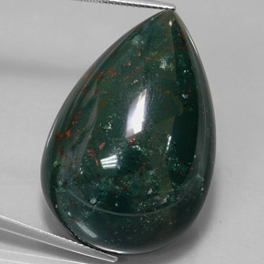 Pedra de sangue verde natural 61,31ct, formato de pêra, opaco