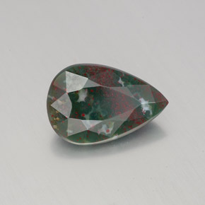 Pedra de Sangue verde manchado Natural 1.78ct, Formato de pêra, Opaco