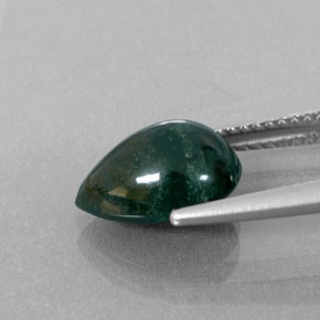 Pedra de sangue verde natural 2,83ct, formato de pêra, opaco