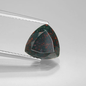 Pedra de sangue verde natural 1,90ct, trillion, opaco