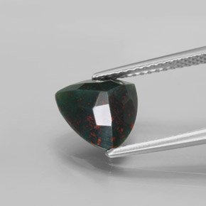 Pedra de sangue verde natural 1,90ct, trillion, opaco