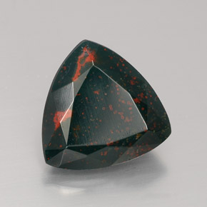 Pedra de sangue verde natural 4,76ct, trillion, opaco