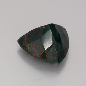 Pedra de sangue verde natural 4,76ct, trillion, opaco