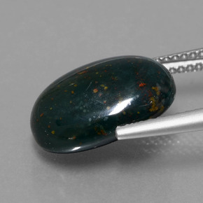 Pedra de sangue verde natural 6,78ct, corte oval, opaco