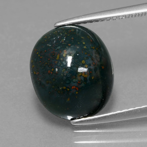 Pedra de sangue verde natural 5,20ct, corte oval, opaco