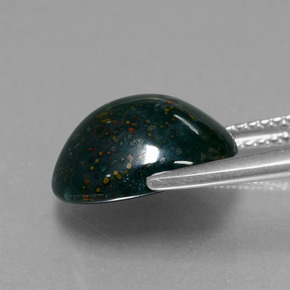 Pedra de sangue verde natural 5,20ct, corte oval, opaco