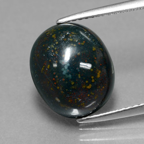 Pedra de sangue verde natural 6,89ct, corte oval, opaco