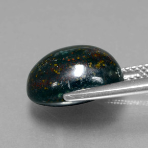 Pedra de sangue verde natural 6,89ct, corte oval, opaco