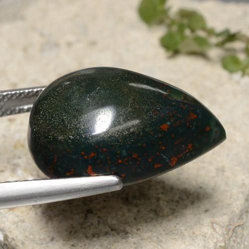Pedra de Sangue verde escuro Natural 15.14ct, Formato de pêra, Opaco