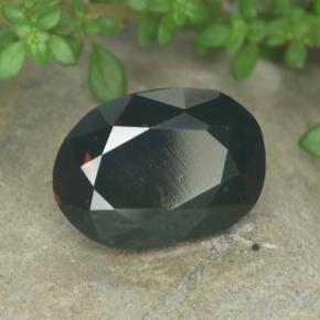 Pedra de sangue verde natural 6,53ct, corte oval, opaco