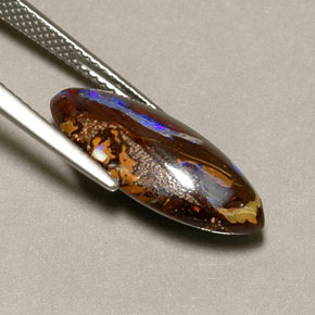 Opala boulder multicolorido natural 6,17ct, marquise, opaco