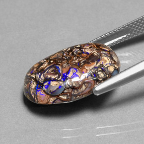 Opala boulder multicolorido natural 8,36ct, corte oval, opaco