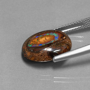 Opala boulder multicolorido natural 7,70ct, corte oval, opaco