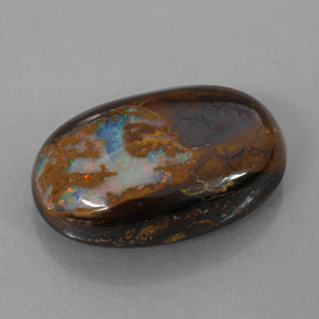 Opala boulder multicolorido natural 7,78ct, corte oval, opaco