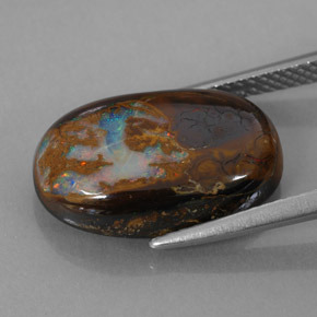 Opala boulder multicolorido natural 7,78ct, corte oval, opaco