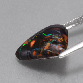 Opala boulder multicolorido natural 5,75ct, forma extravagante, opaco