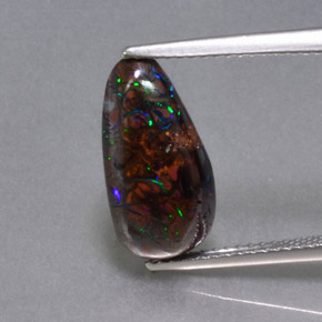 Opala boulder multicolorido natural 4,97ct, forma extravagante, opaco