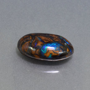Opala boulder multicolorido natural 2,68ct, corte oval, opaco