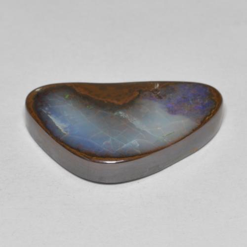 Opala boulder multicolorido natural 12,56ct, forma extravagante, opaco