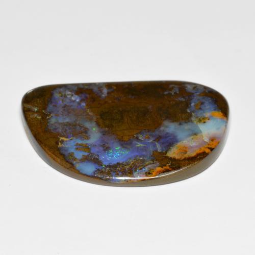 Opala boulder multicolorido natural 49,06ct, forma extravagante, opaco