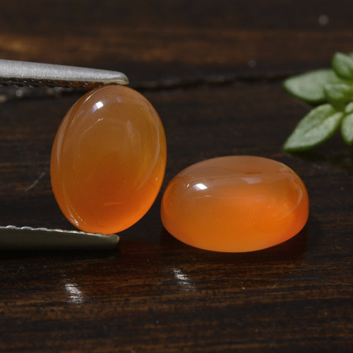Pedras preciosas de cornalina laranja natural de 3,08 ct, corte oval, translúcido